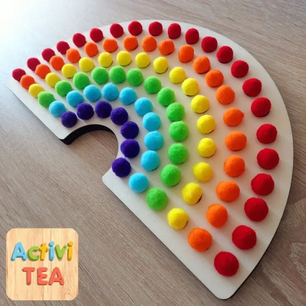 Pompon Regenbogen-Brett bei ARIADNE